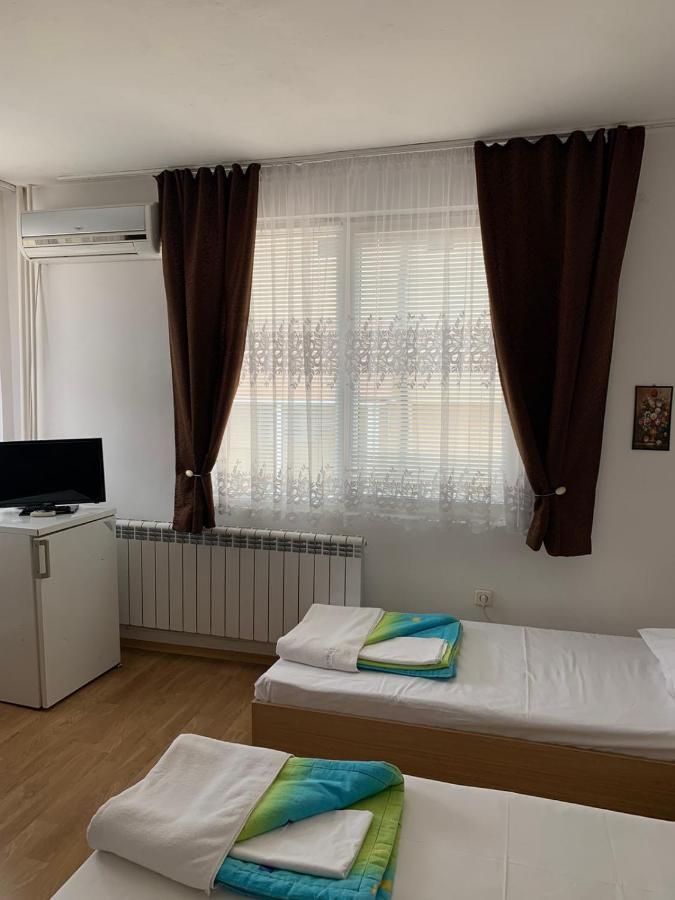 Къща За Гости The Sunny Corner 索佐波尔 外观 照片