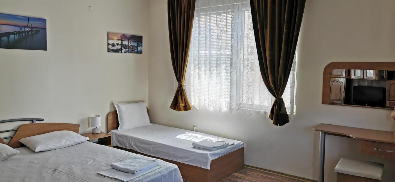 Къща За Гости The Sunny Corner 索佐波尔 外观 照片